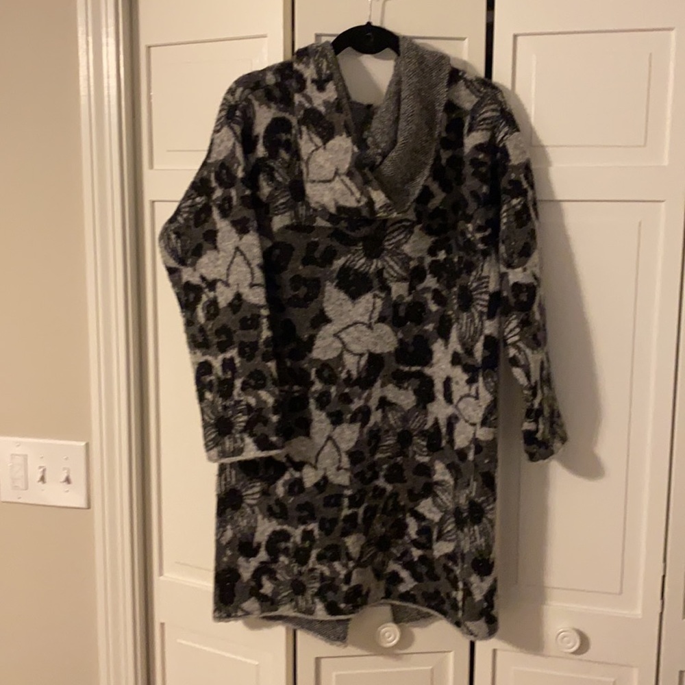 NWT Beautiful Sweater Jacket from BACIANO - Picture 4 of 7